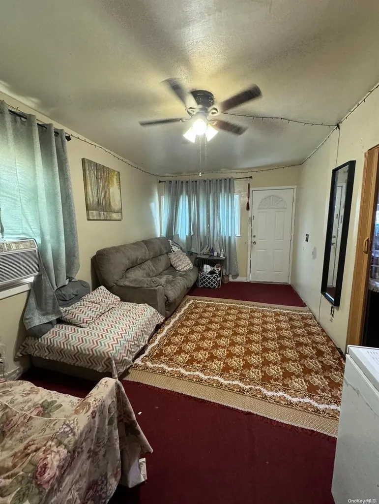 61 Oakley Avenue Elmont NY 11003