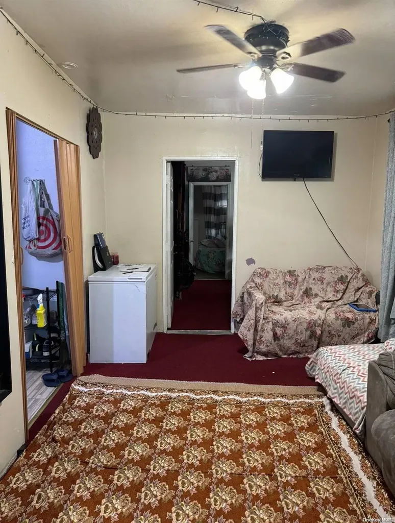 61 Oakley Avenue Elmont NY 11003