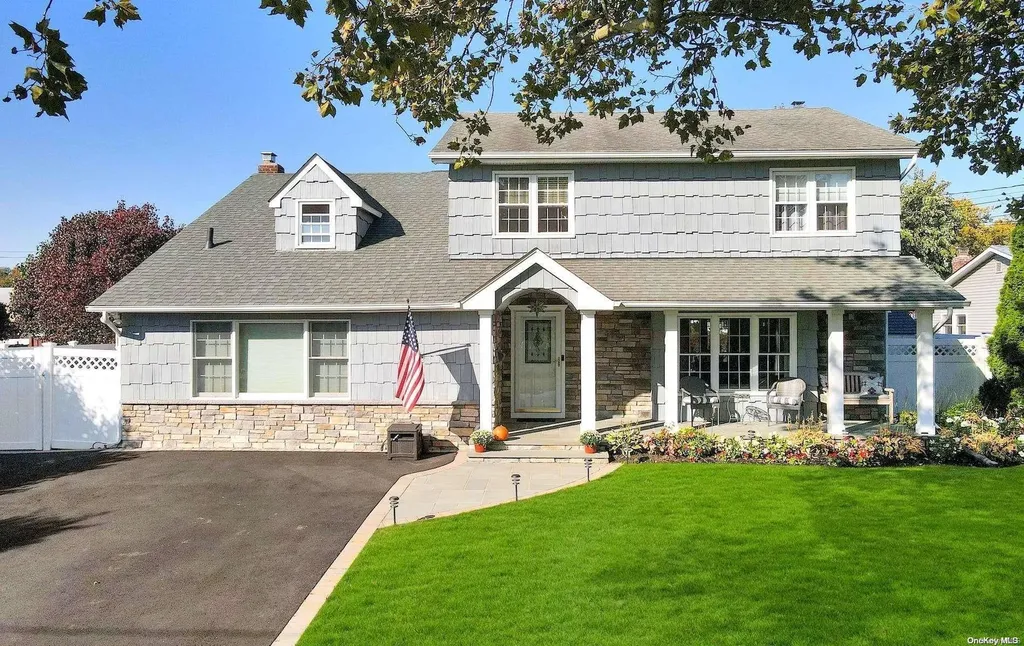 305 Martin Drive West Islip NY 11795
