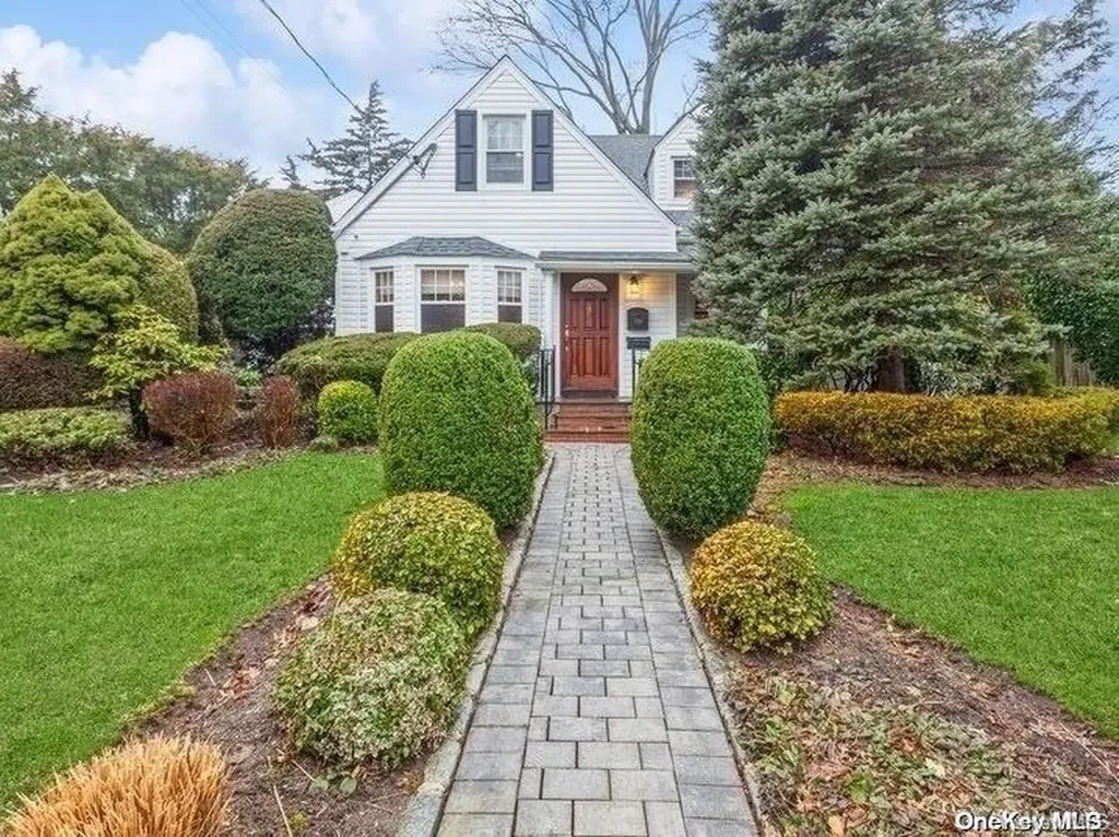 2758 Carnation Avenue Baldwin NY 11510