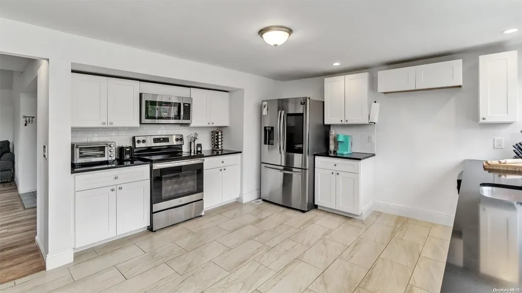 22 Deerfeed Path East Quogue NY 11942