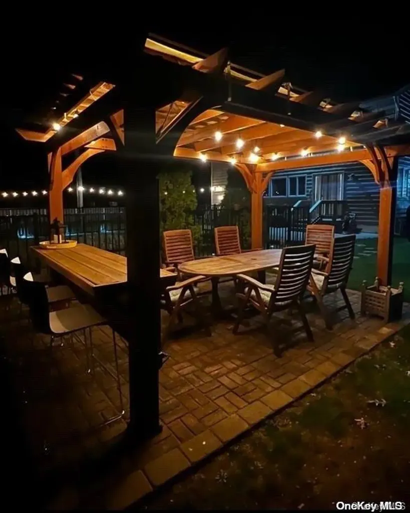 22 Deerfeed Path East Quogue NY 11942