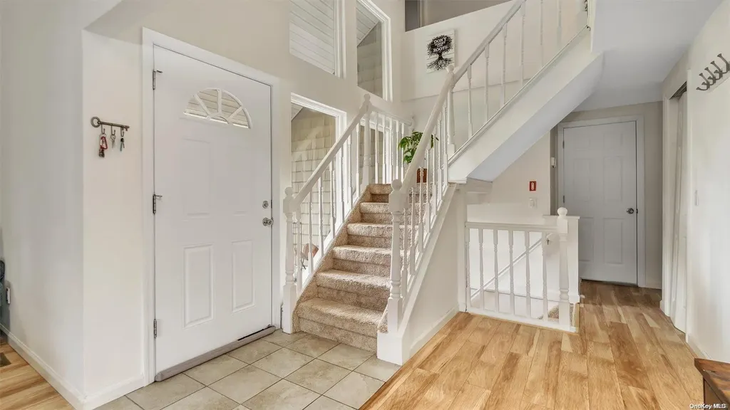 22 Deerfeed Path East Quogue NY 11942
