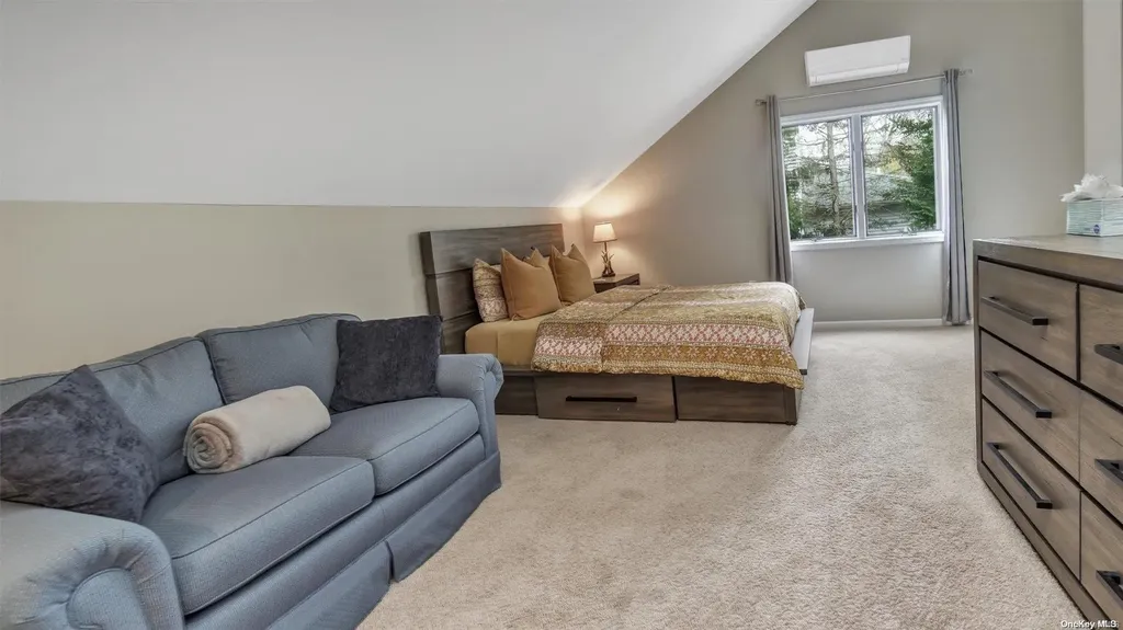 22 Deerfeed Path East Quogue NY 11942
