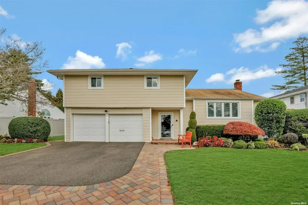 7 Chestnut Drive Plainview NY 11803