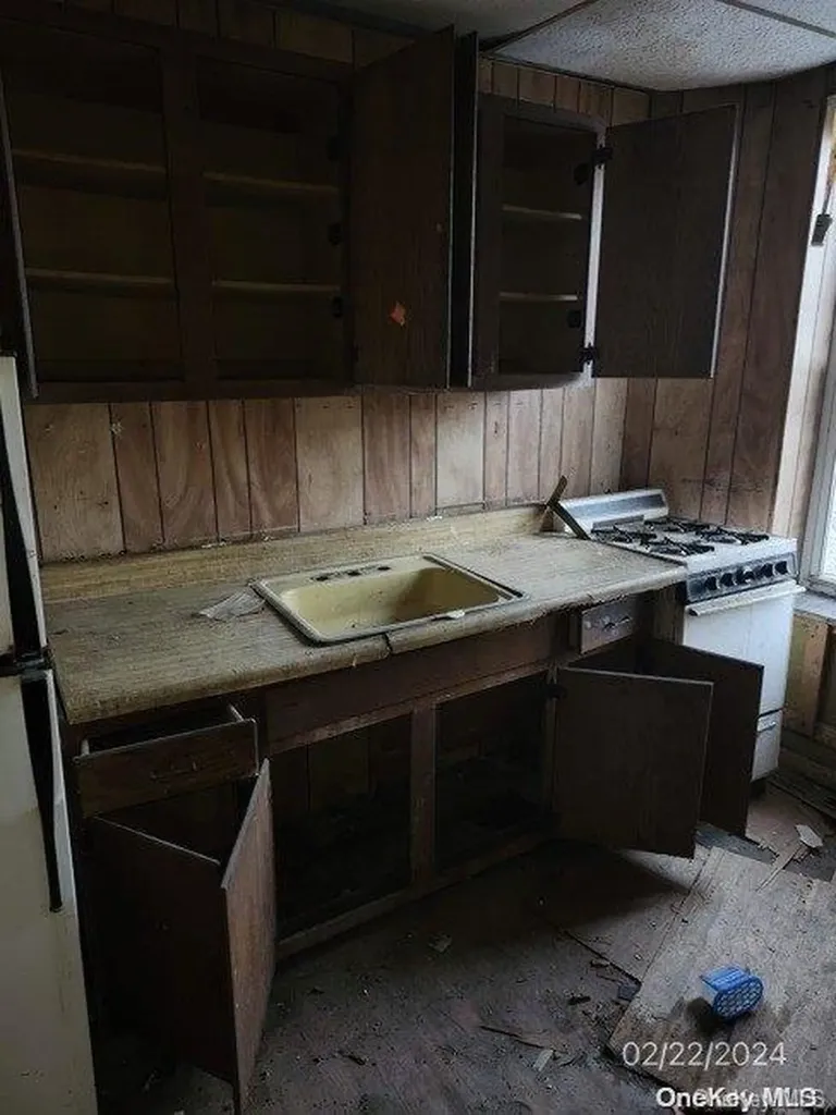 689 Greene Avenue Bed-stuy NY 11221