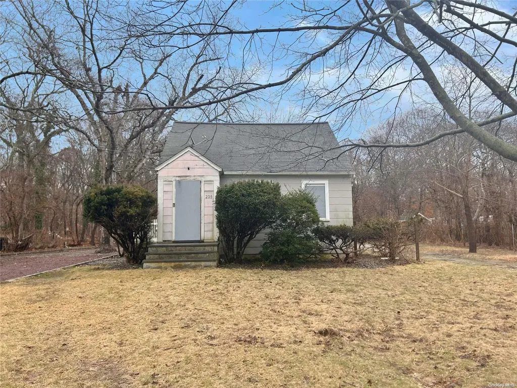 235 Hewlett Avenue East Patchogue NY 11772