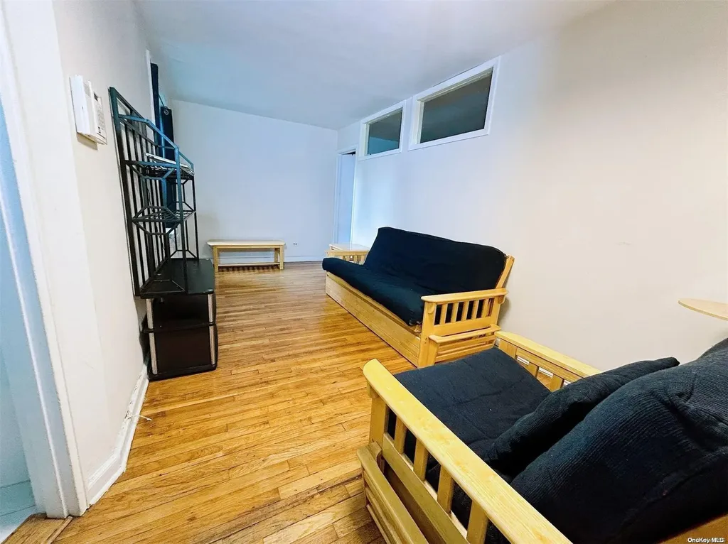 90-11 35 Avenue Jackson Heights NY 11372