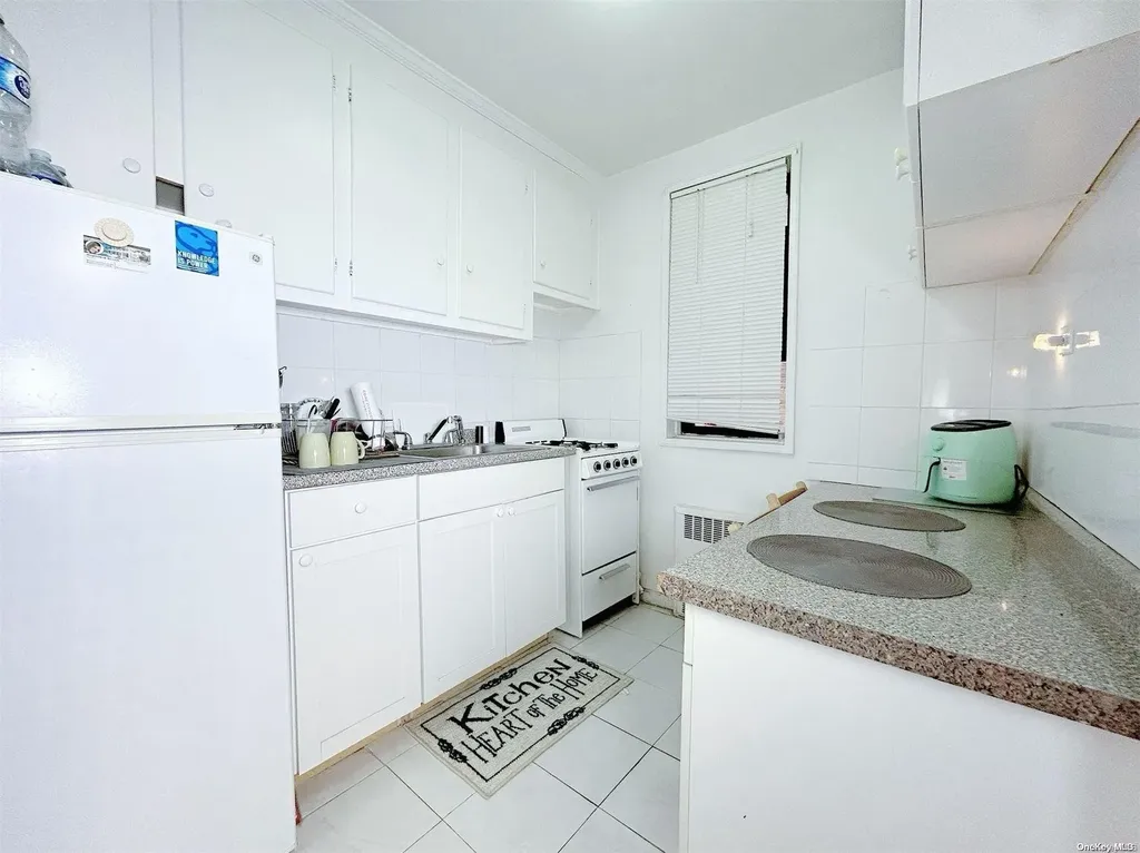 90-11 35 Avenue Jackson Heights NY 11372