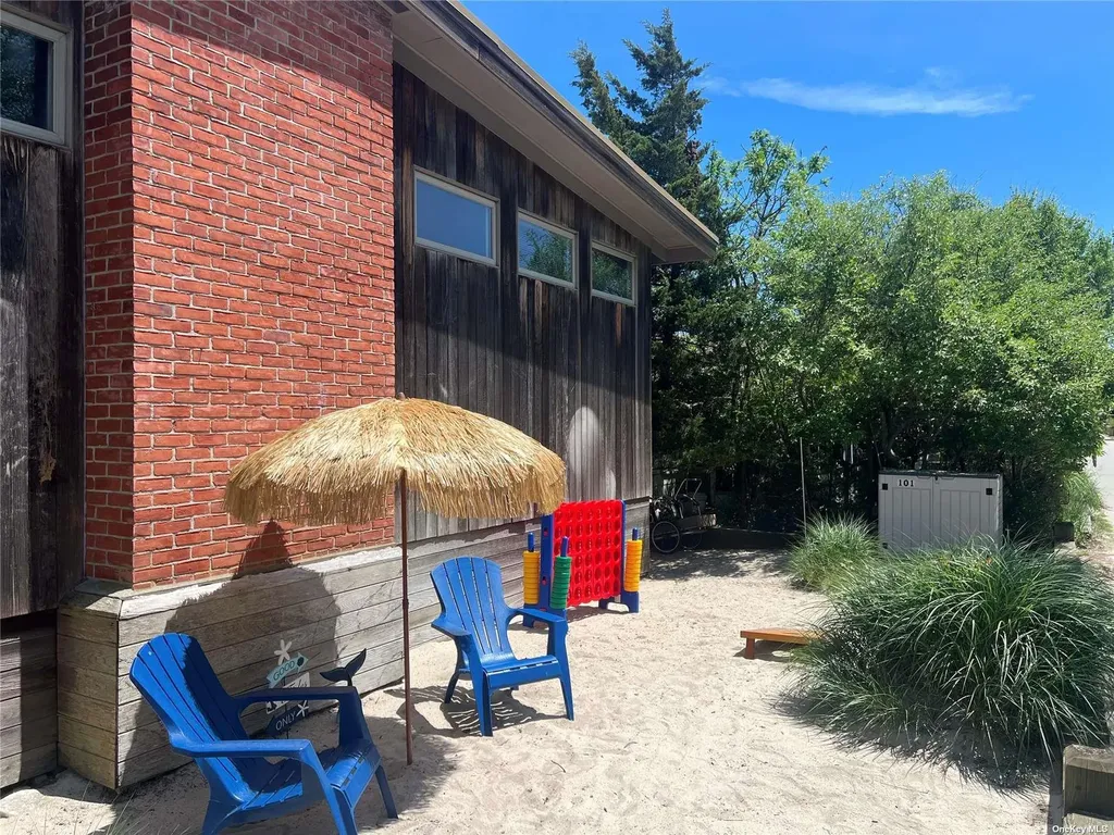 101 Bungalow Walk Ocean Beach NY 11770