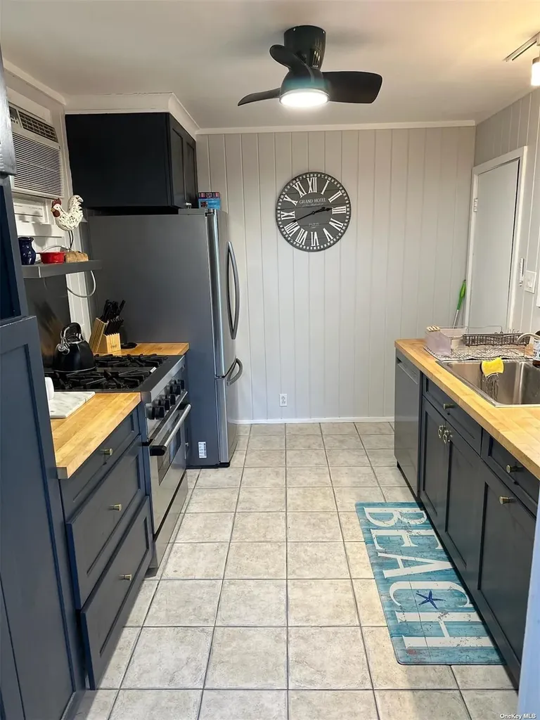 101 Bungalow Walk Ocean Beach NY 11770