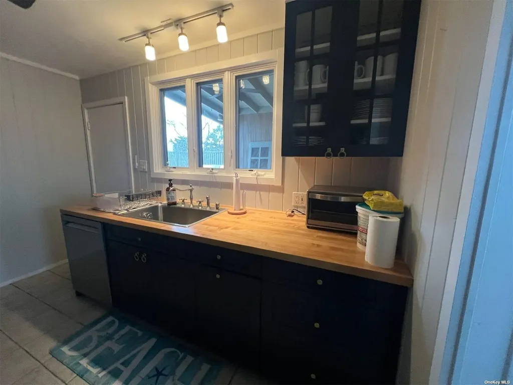 101 Bungalow Walk Ocean Beach NY 11770
