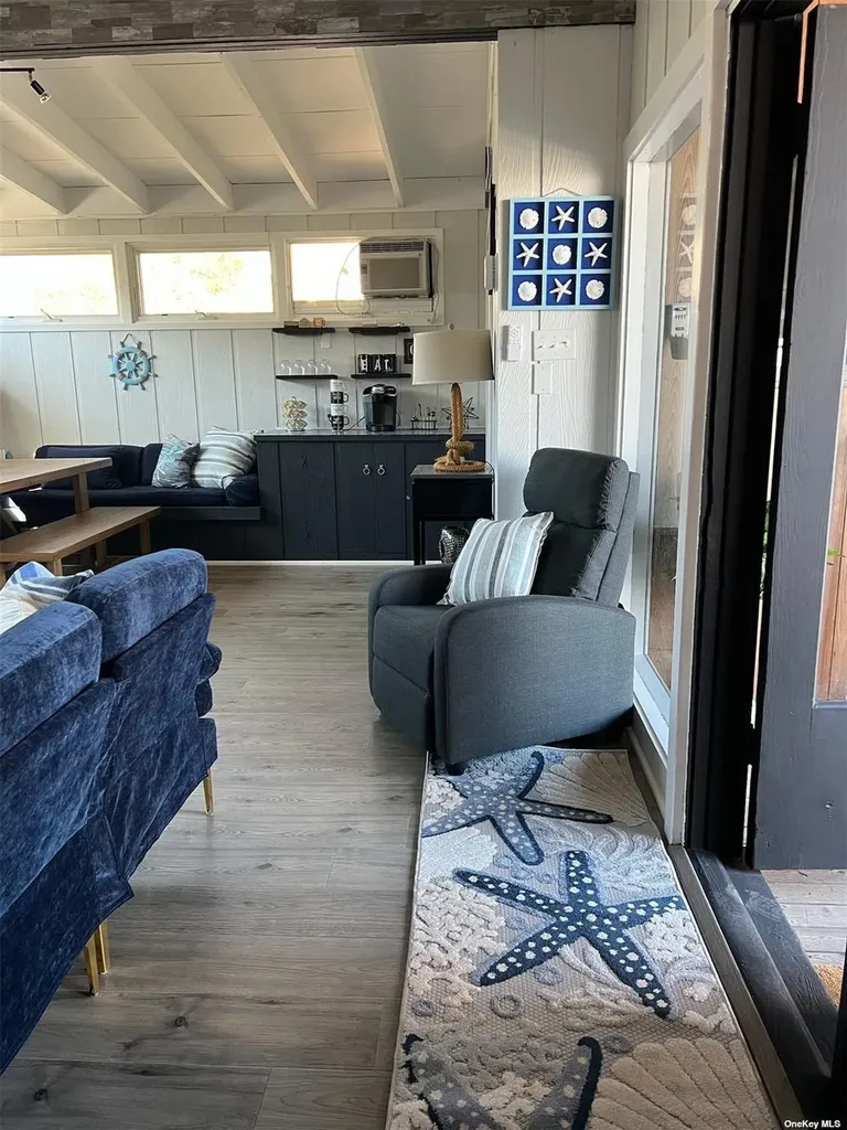 101 Bungalow Walk Ocean Beach NY 11770