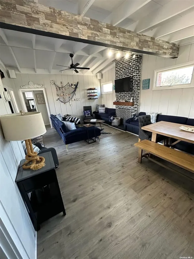 101 Bungalow Walk Ocean Beach NY 11770