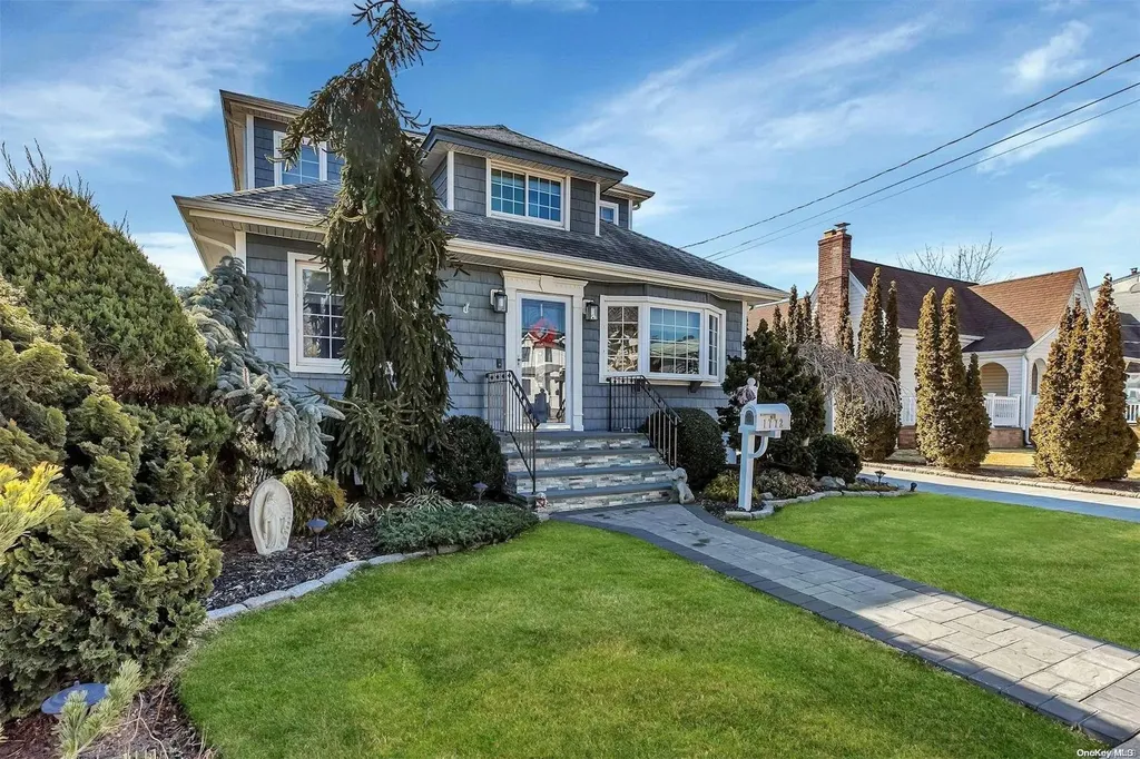 1772 Commonwealth Avenue Merrick NY 11566