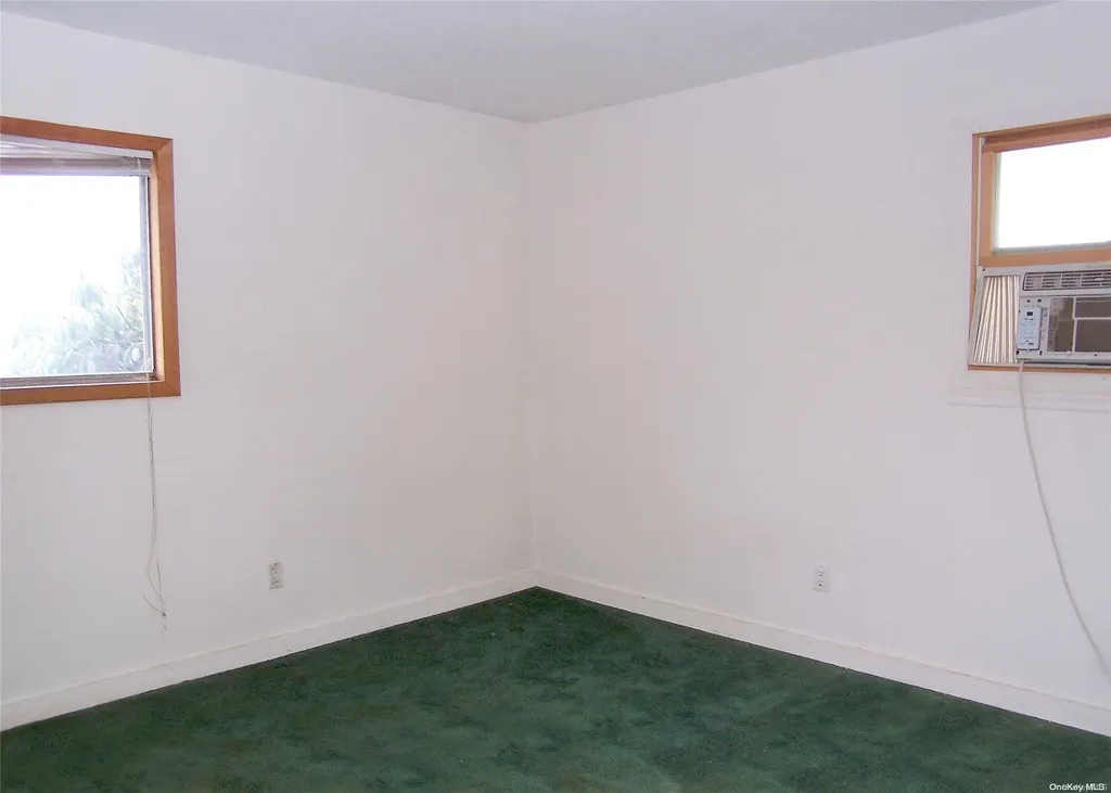 88 Fairview Avenue Deer Park NY 11729