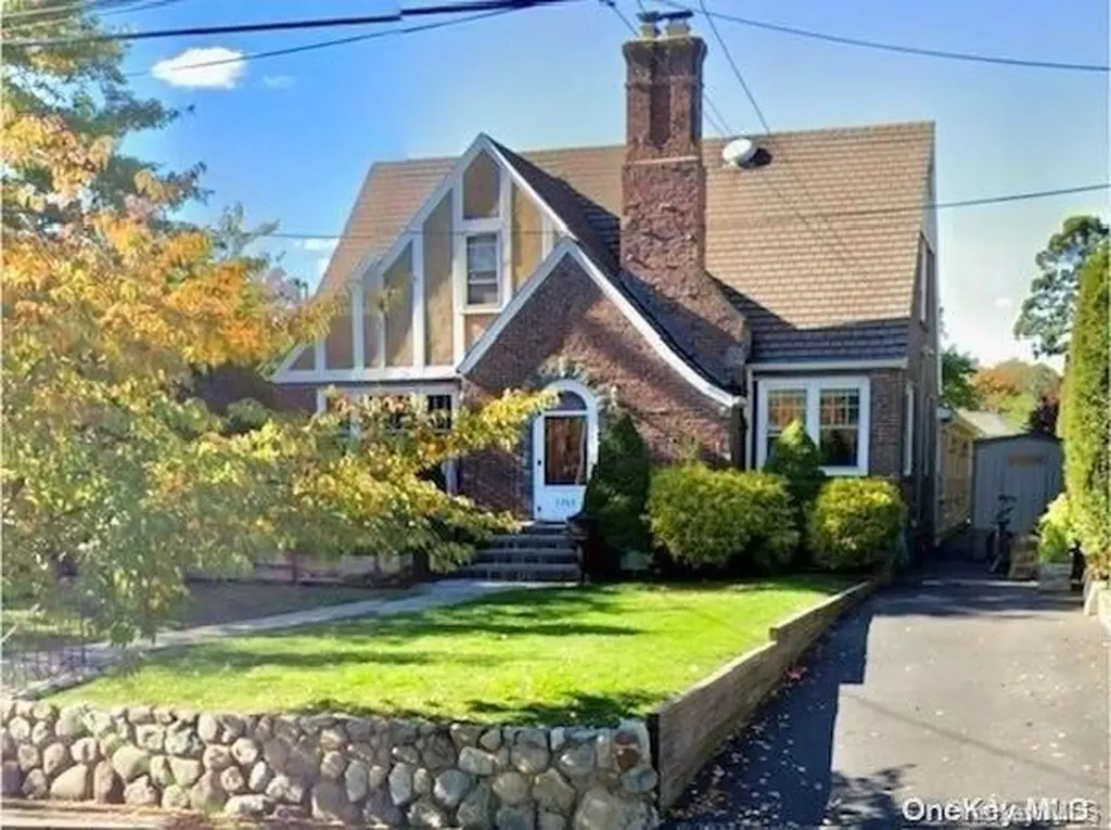 5765 Amboy Road Staten Island NY 10309
