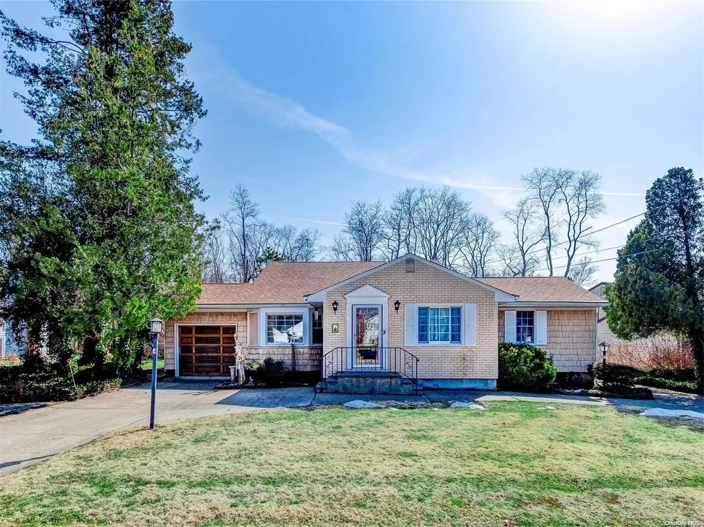 24 Balboa Drive Kings Park NY 11754