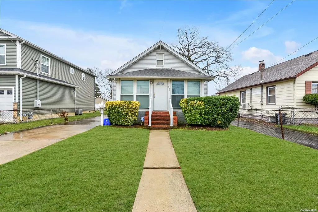 938 Clay Street Baldwin NY 11510