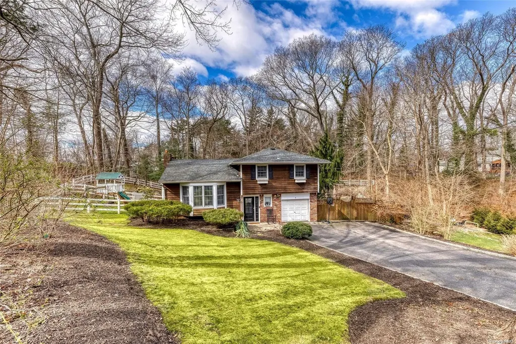 9 Whitney Court Smithtown NY 11787