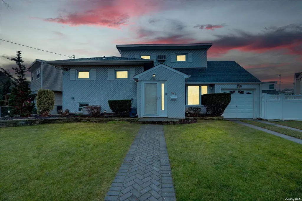546 Freeman Avenue Oceanside NY 11572