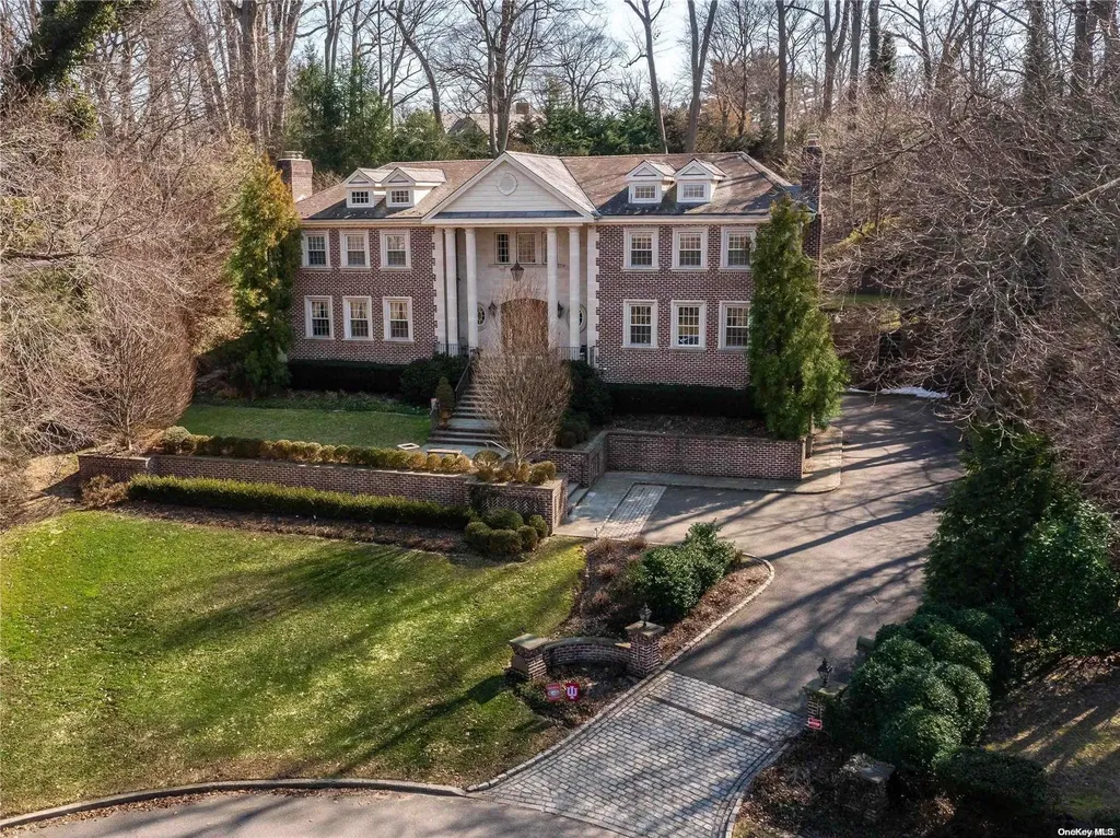 9 Walter Lane Manhasset NY 11030