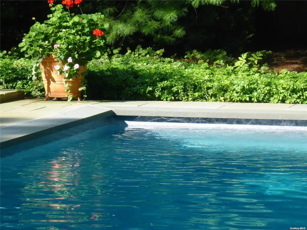 2 Grape Arbor Lane East Hampton NY 11937