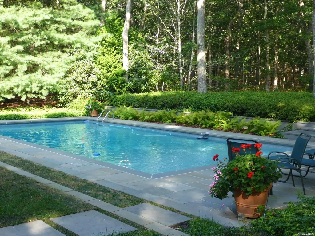 2 Grape Arbor Lane East Hampton NY 11937
