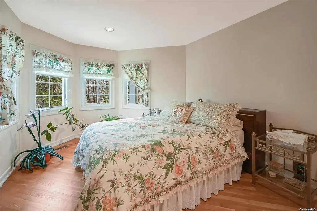2 Grape Arbor Lane East Hampton NY 11937
