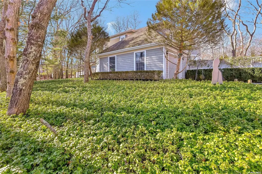 2 Grape Arbor Lane East Hampton NY 11937
