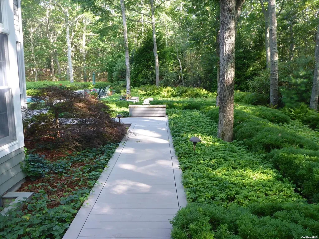 2 Grape Arbor Lane East Hampton NY 11937