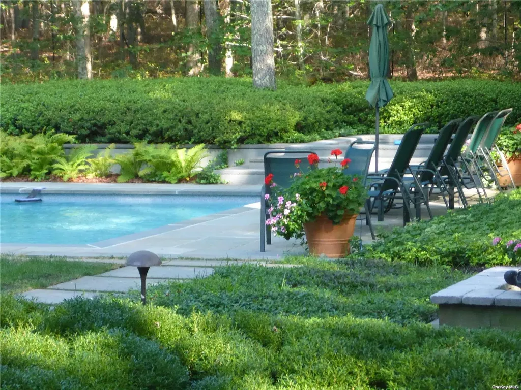 2 Grape Arbor Lane East Hampton NY 11937