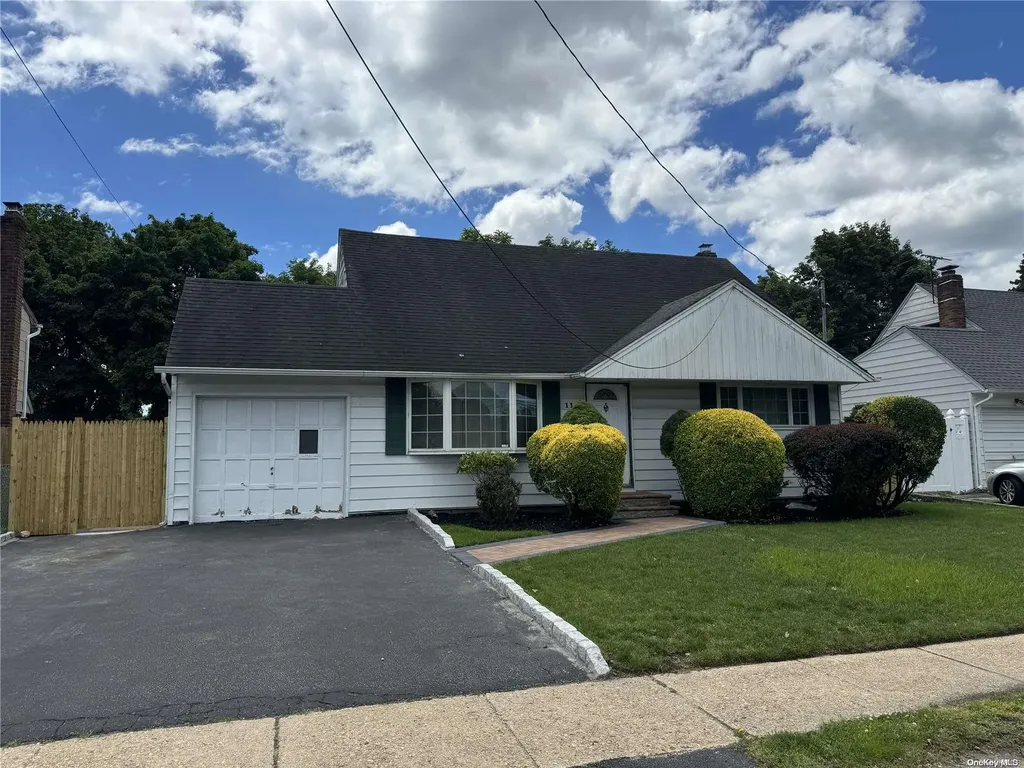 114 Cold Spring Road Syosset NY 11791