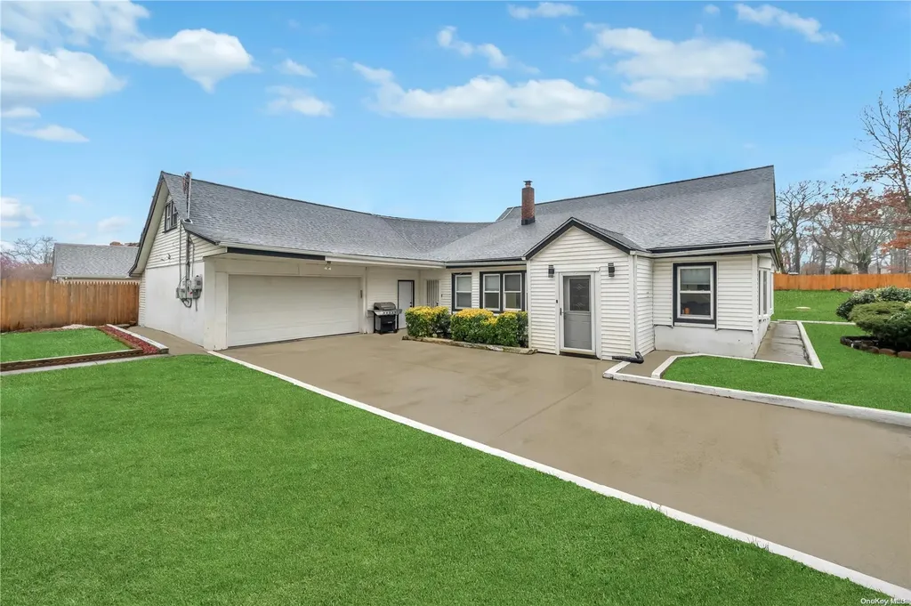 53 Oswego Place West Babylon NY 11704