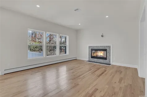 N/c Rustic Road Lake Ronkonkoma NY 11779