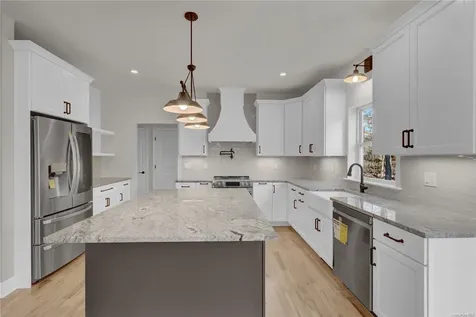 N/c Rustic Road Lake Ronkonkoma NY 11779