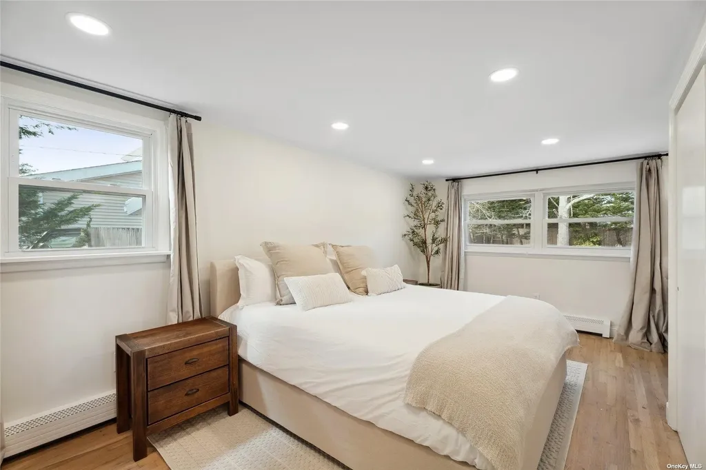 28 Argonne West Road Hampton Bays NY 11946
