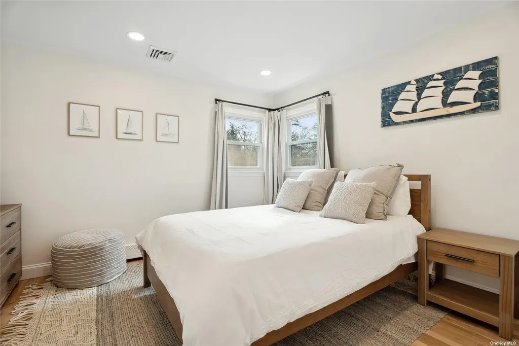 28 Argonne West Road Hampton Bays NY 11946