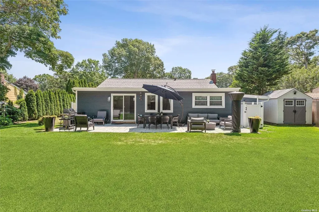 28 Argonne West Road Hampton Bays NY 11946