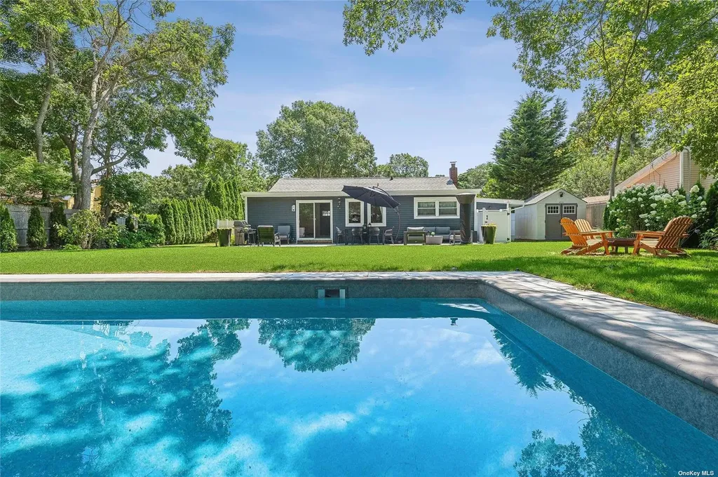28 Argonne West Road Hampton Bays NY 11946