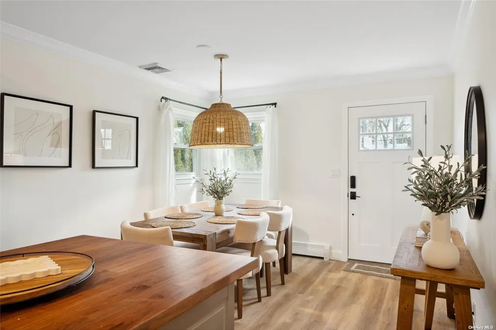 28 Argonne West Road Hampton Bays NY 11946