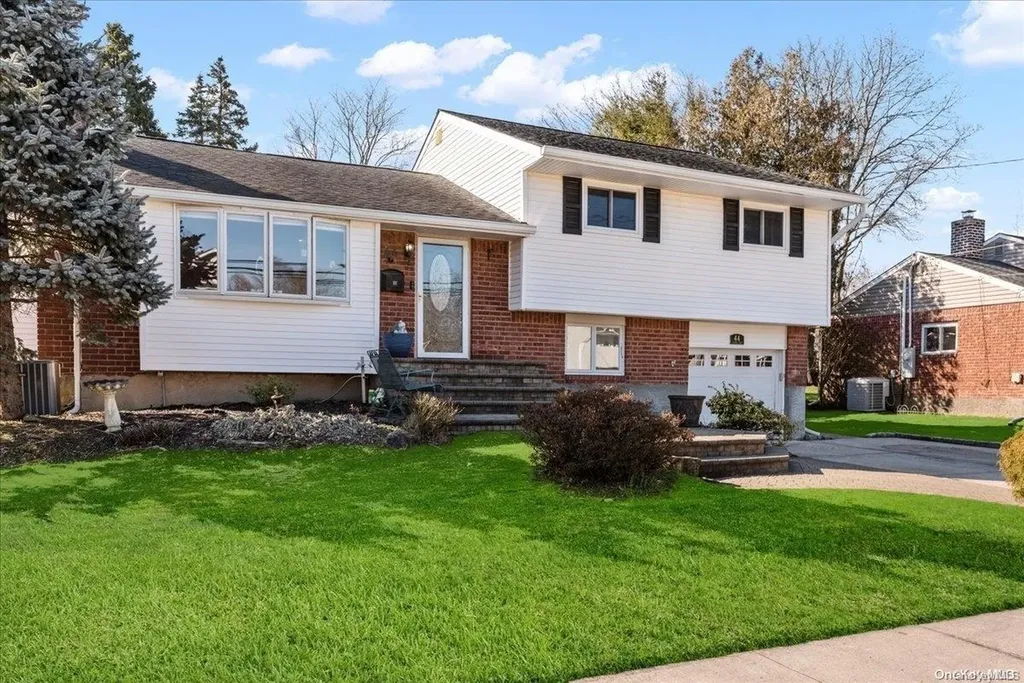 44 Sherman Drive Syosset NY 11791