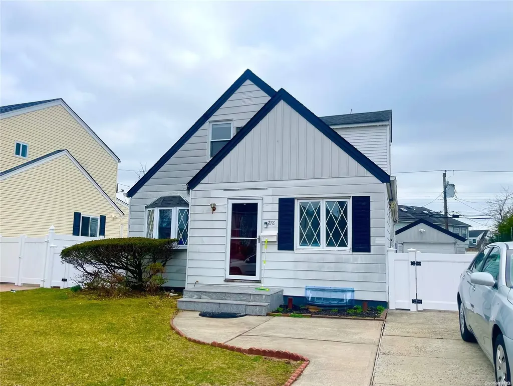 278 Devonshire Drive New Hyde Park NY 11040