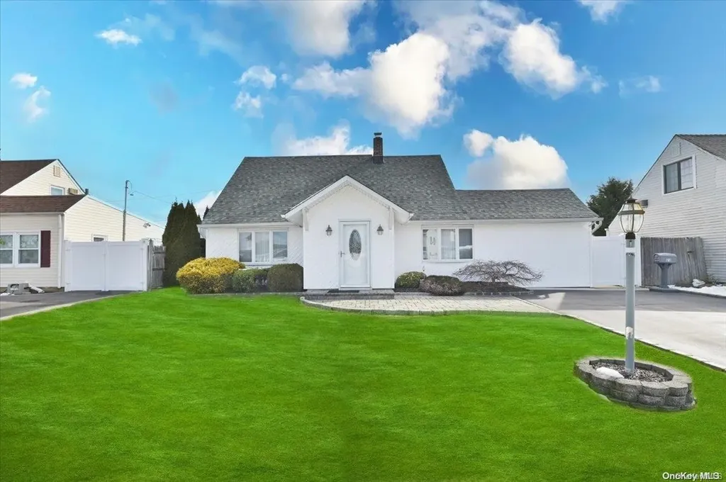 23 Academy Lane Levittown NY 11756