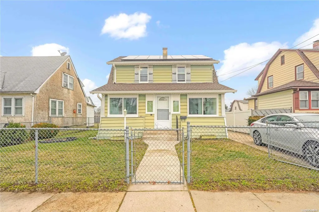 41 Davis Street Roosevelt NY 11575