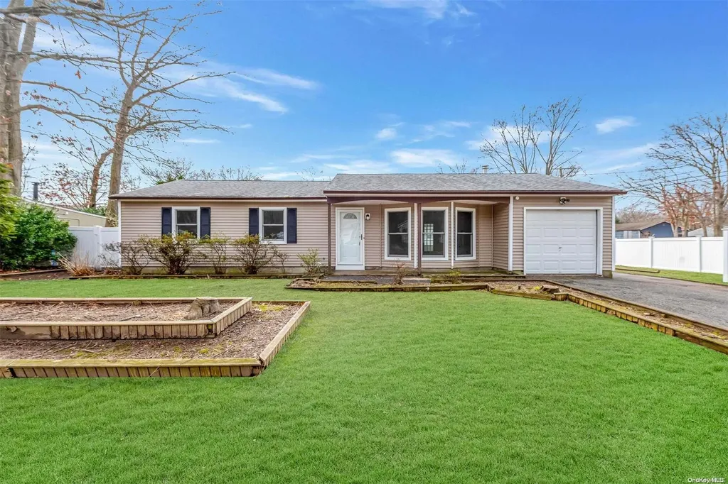 2 Henry Street Centereach NY 11720