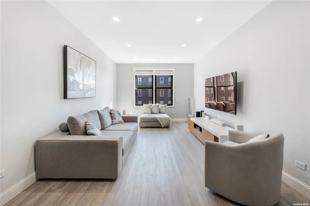 9040 Fort Hamilton Parkway Brooklyn NY 11209