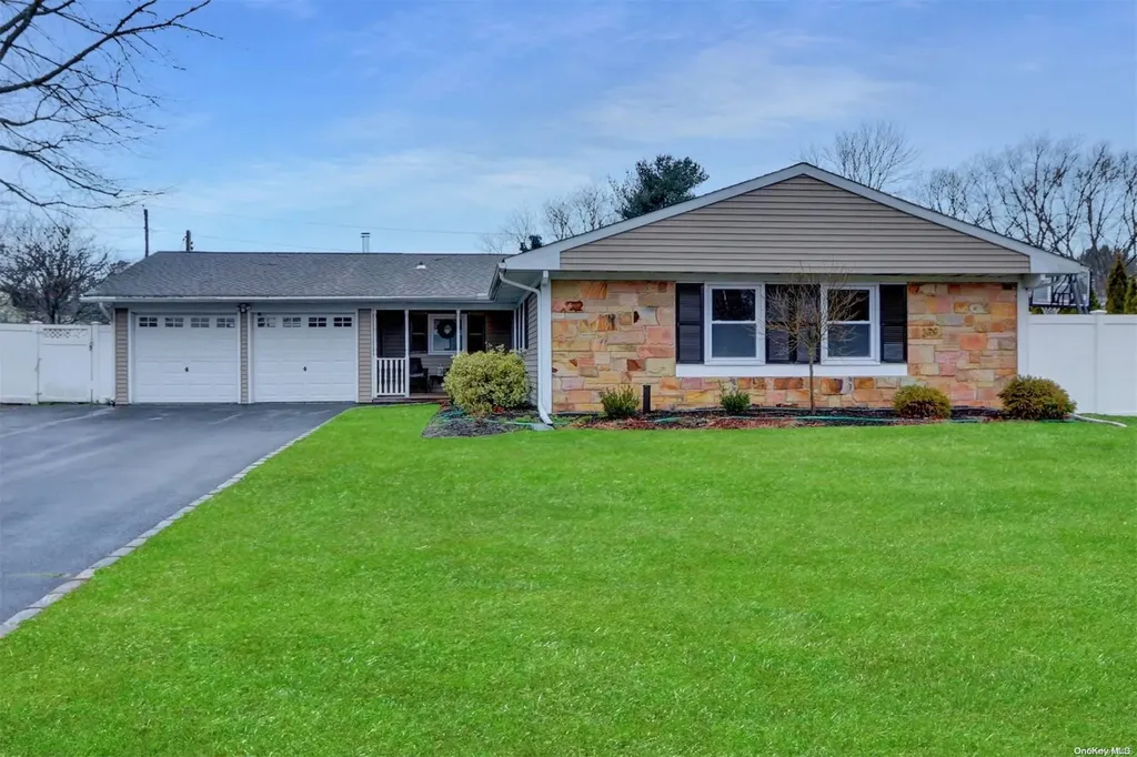 4 Ballad Lane Stony Brook NY 11790