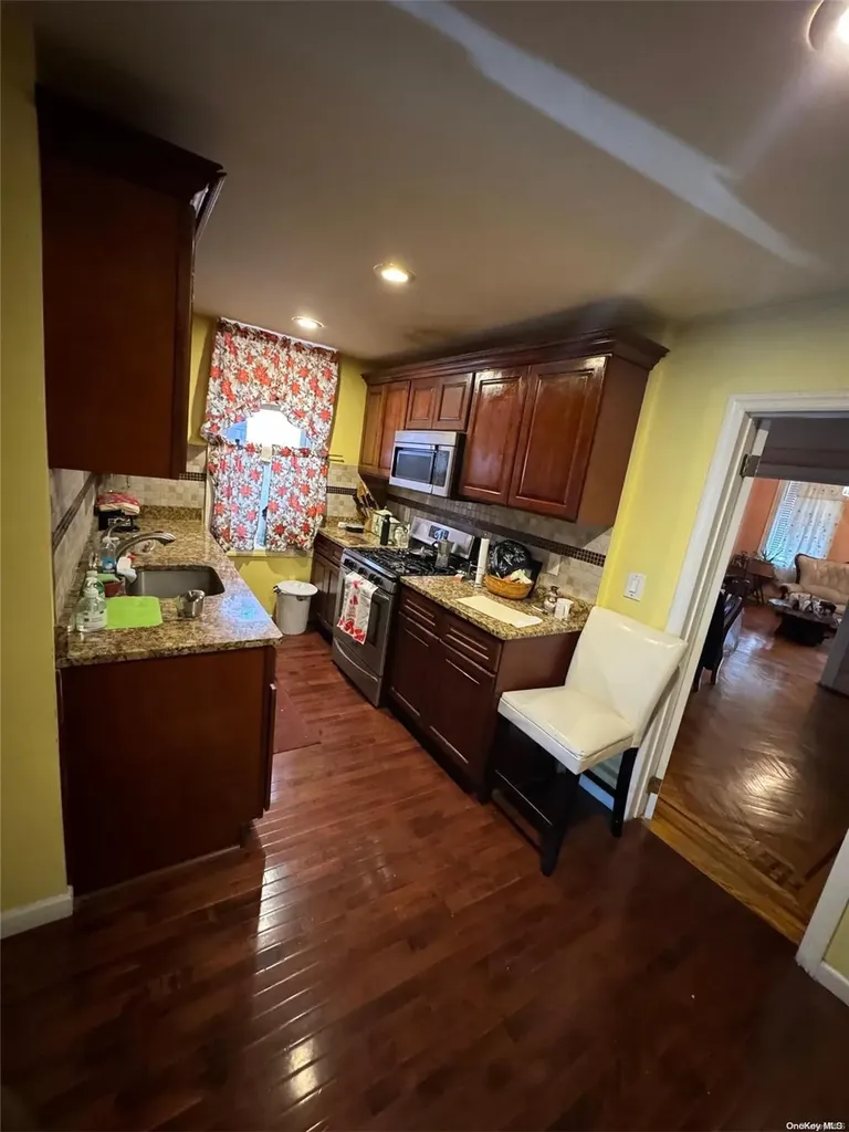 270 Schaefer Street Brooklyn NY 11237