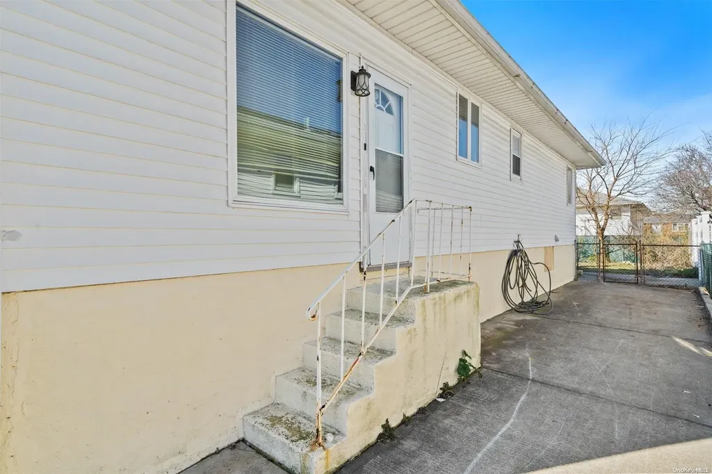 3276 Murdock Avenue Oceanside NY 11572